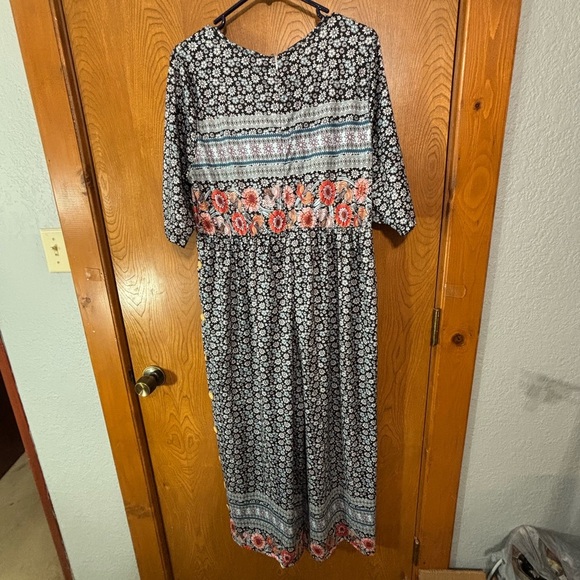 Floral Patterned Women's Jumpsuit - Picture 1 of 11